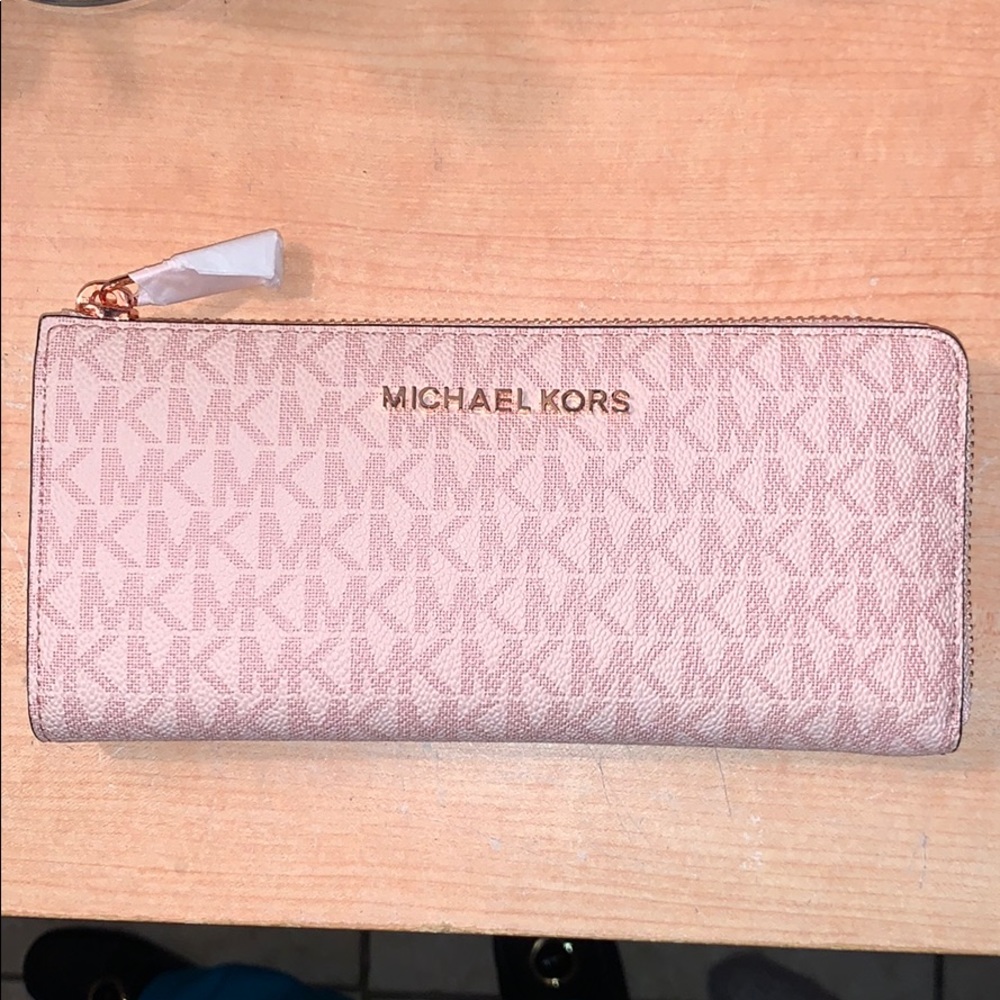 MICHAEL KORS JET SET TRAVEL WALLET
